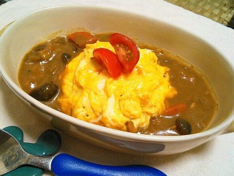 ソースご飯で簡単美味しい♪オム海老ツナカレー♡